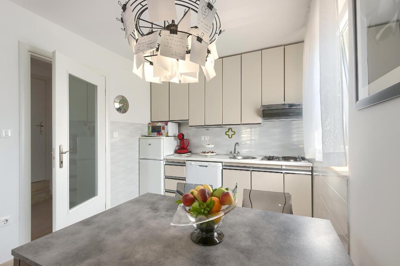 רוביני Apartments Palm View מראה חיצוני תמונה