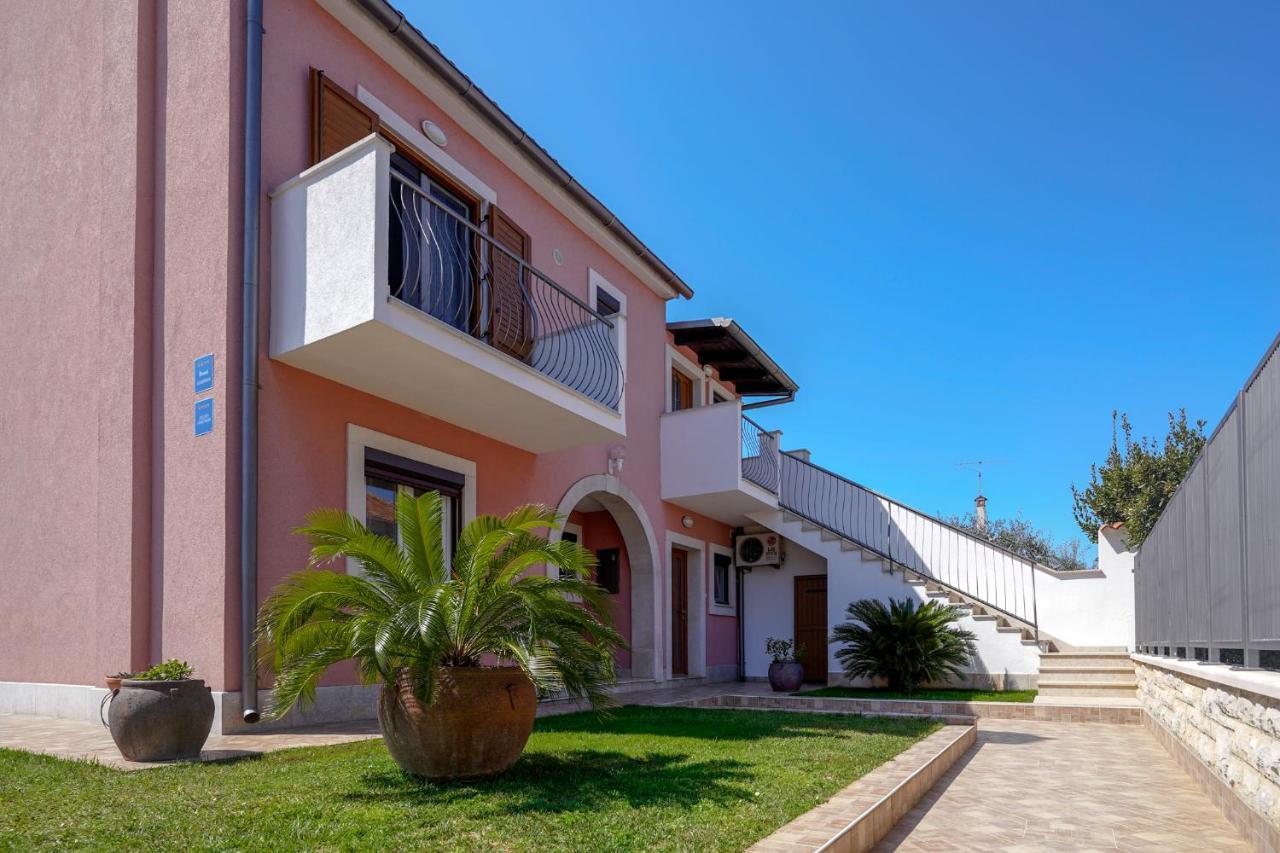 רוביני Apartments Palm View מראה חיצוני תמונה