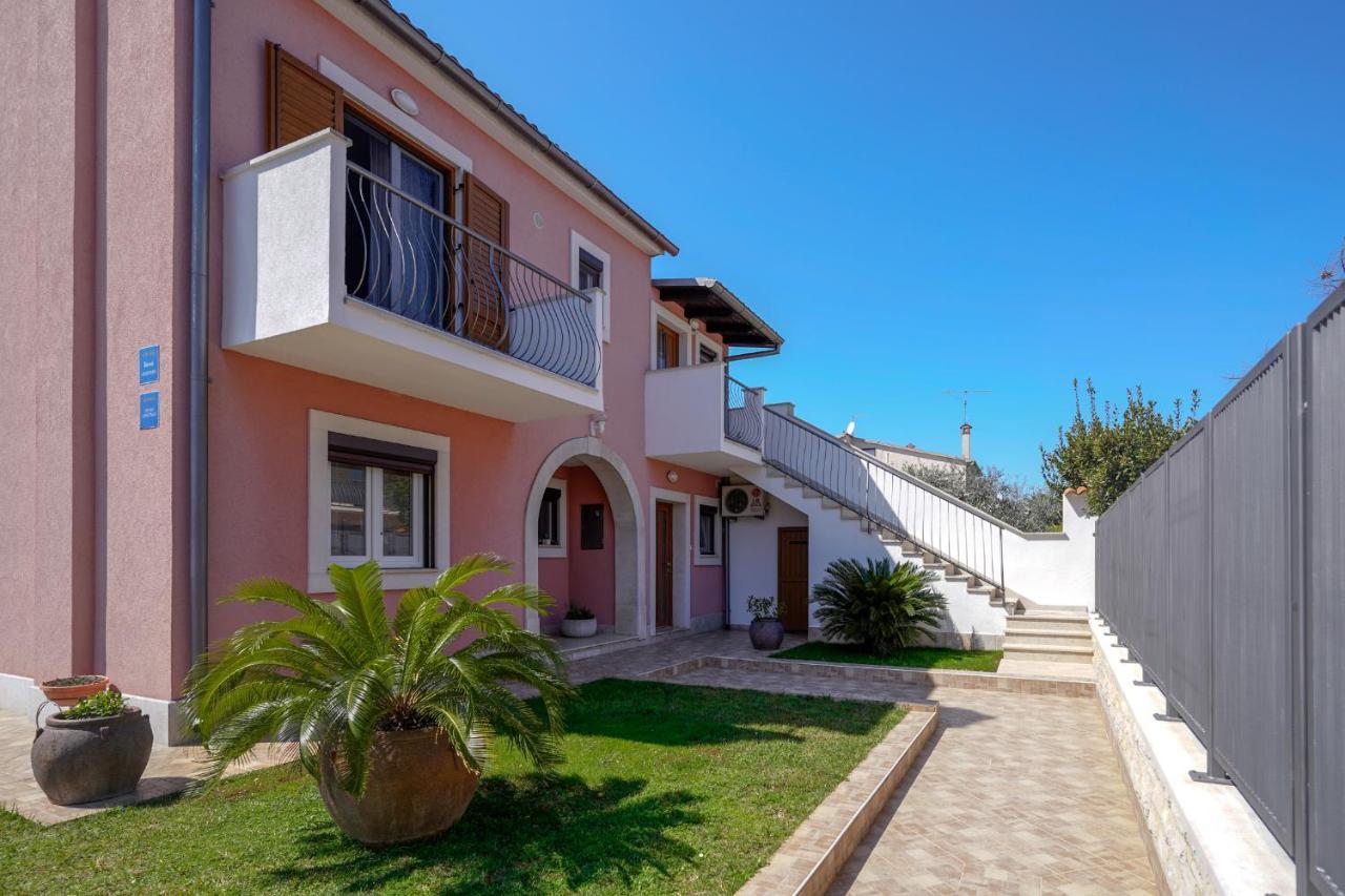 רוביני Apartments Palm View מראה חיצוני תמונה